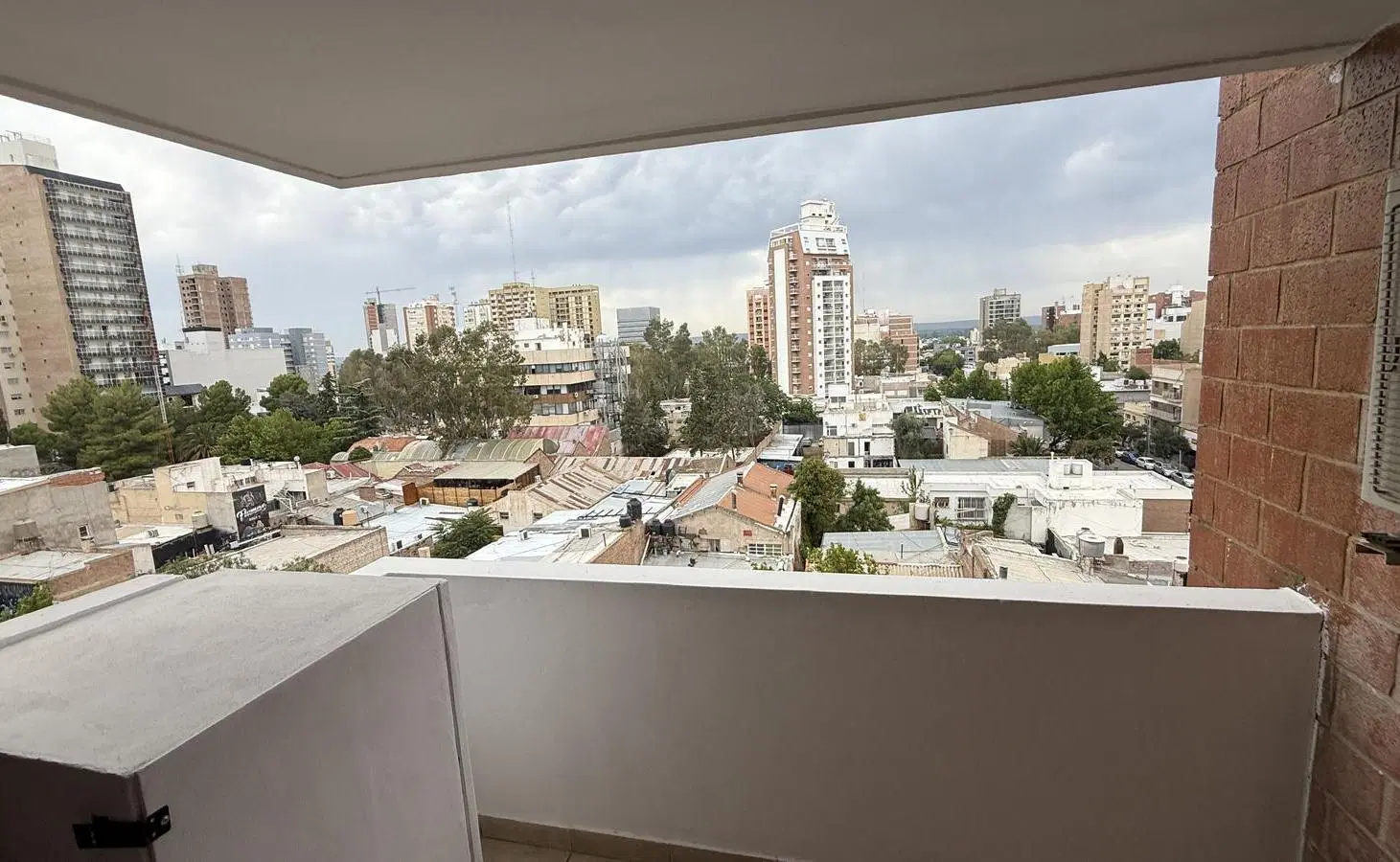 Alquiler Departamento 1 dormitorio con cochera en centro de Neuquén 5