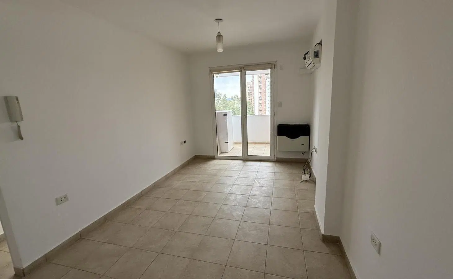 Alquiler Departamento 1 dormitorio con cochera en centro de Neuquén 1