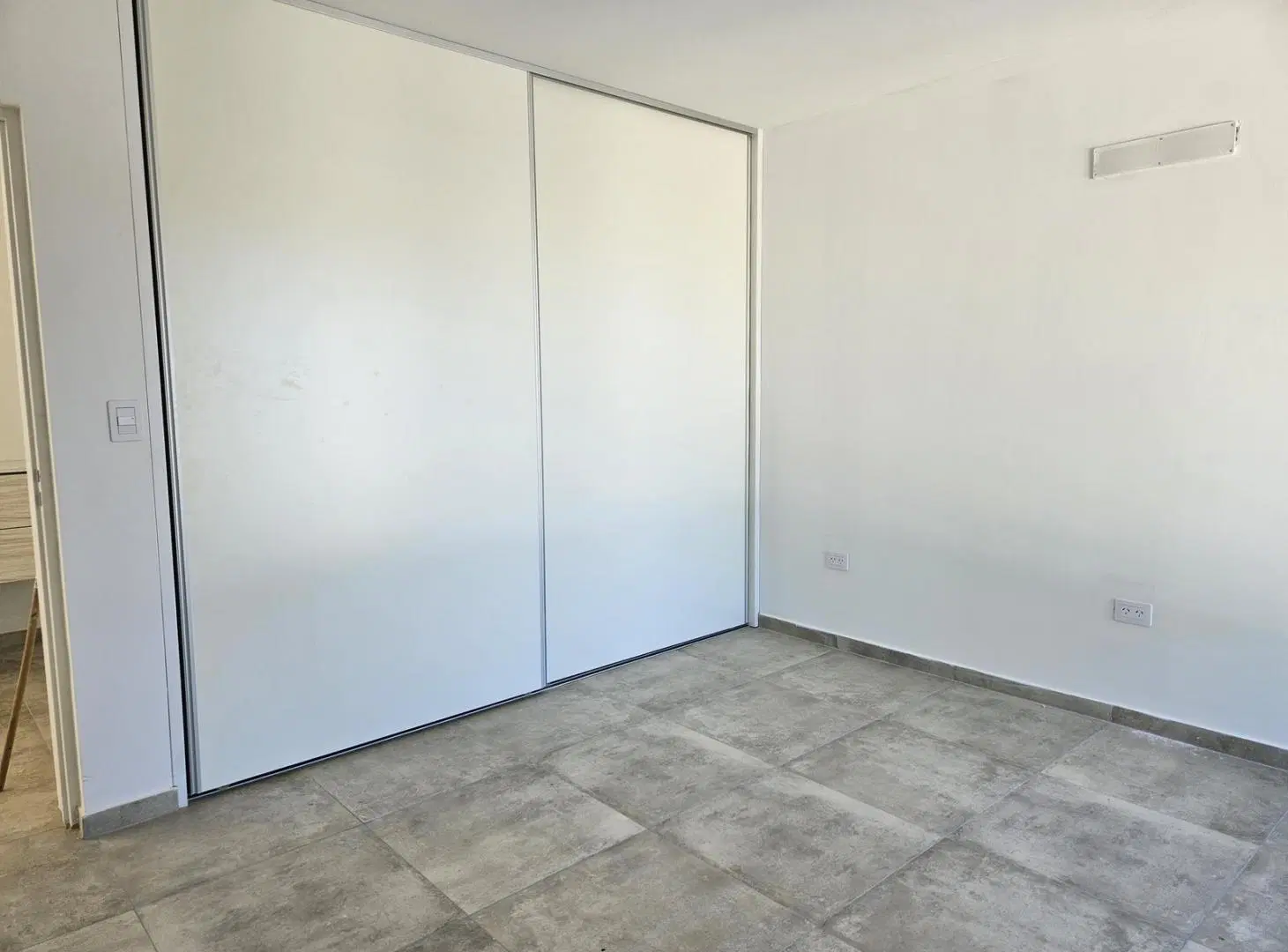Venta de dúplex tres dormitorios Barrio Confluencia 4