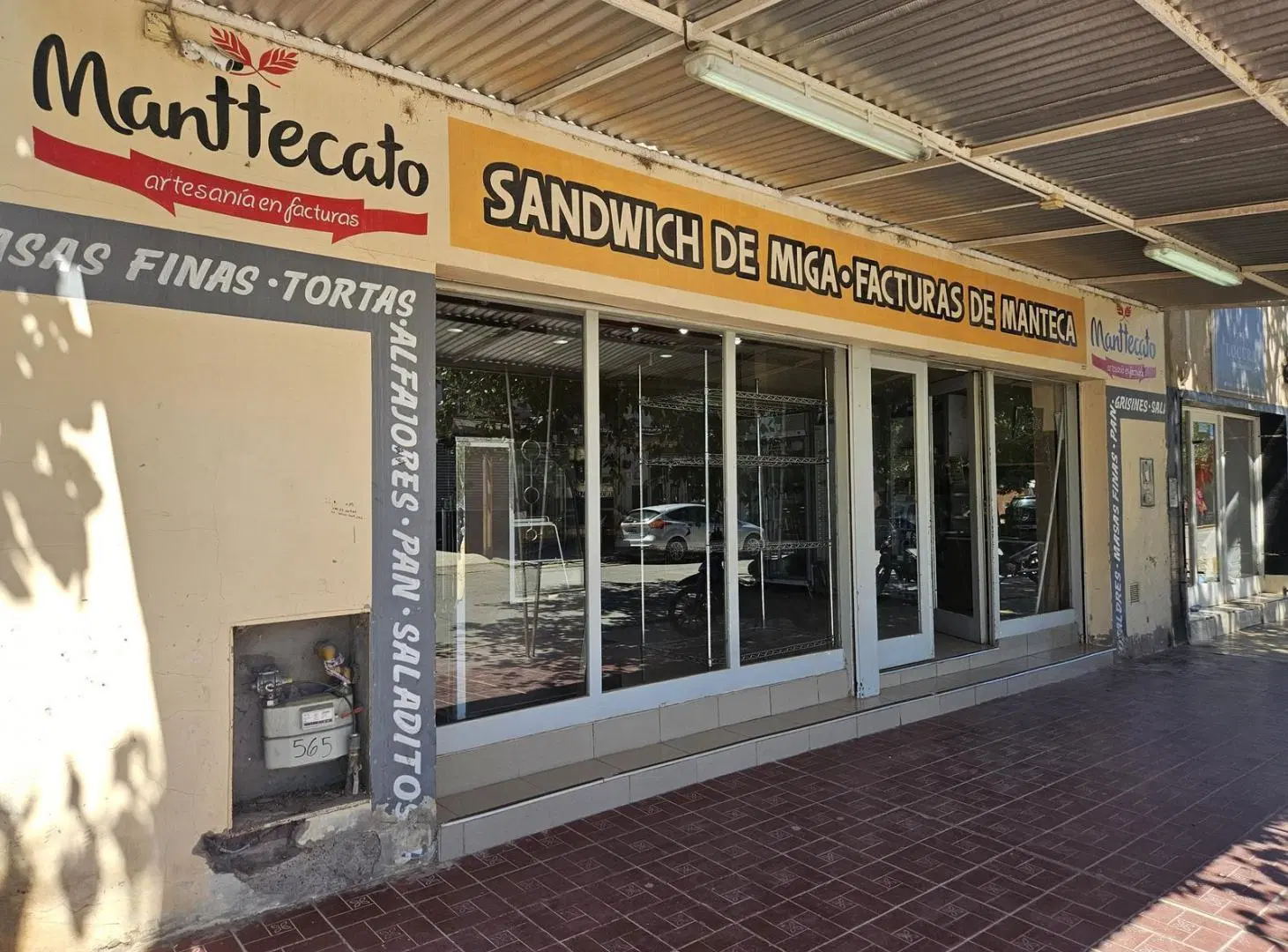 Venta local comercial en pleno centro de Catriel 2