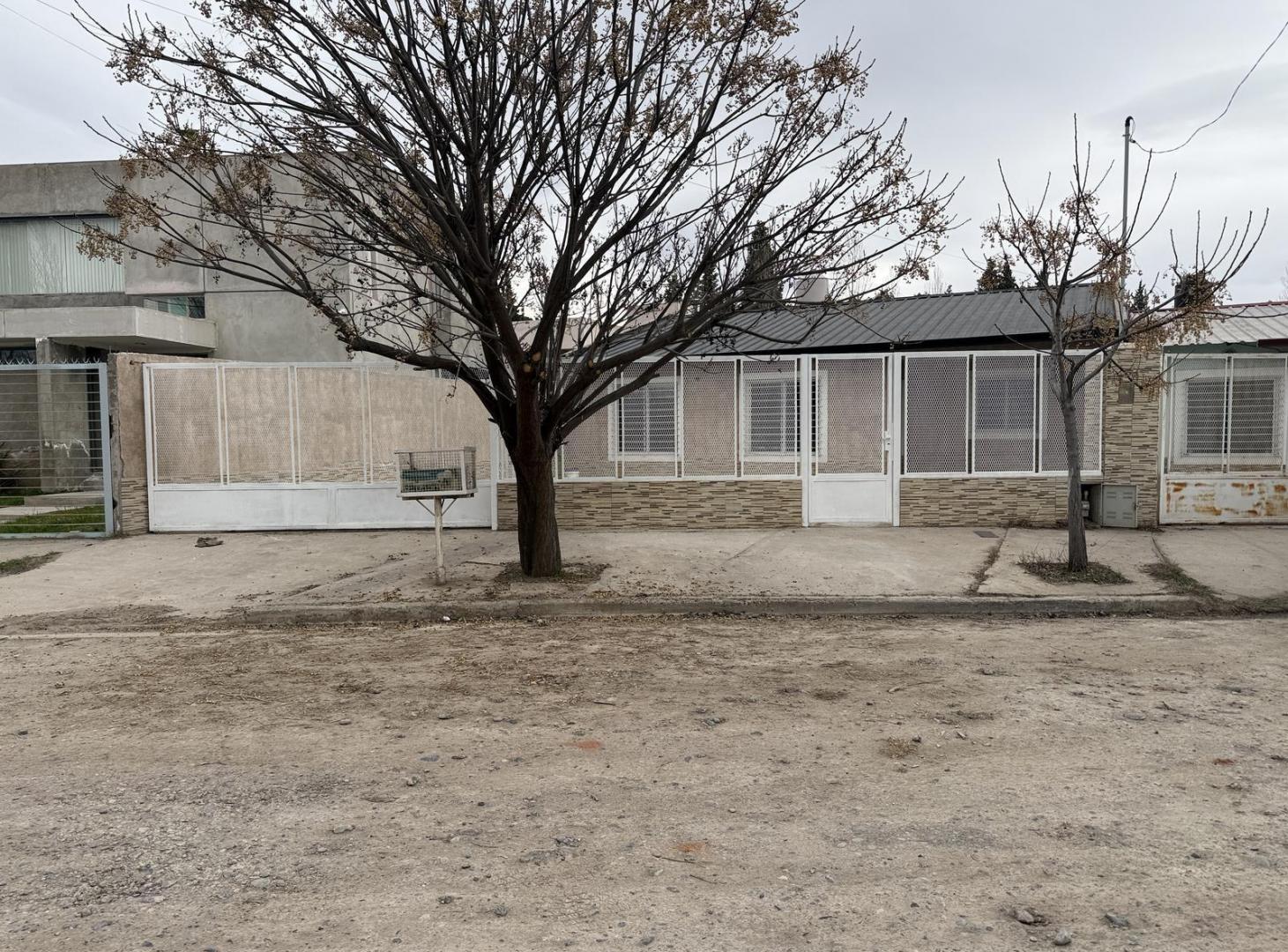 Foto de Casa 3 dormitorios en VENTA en Centenario - Apta crédito hipotecario, imagen 5