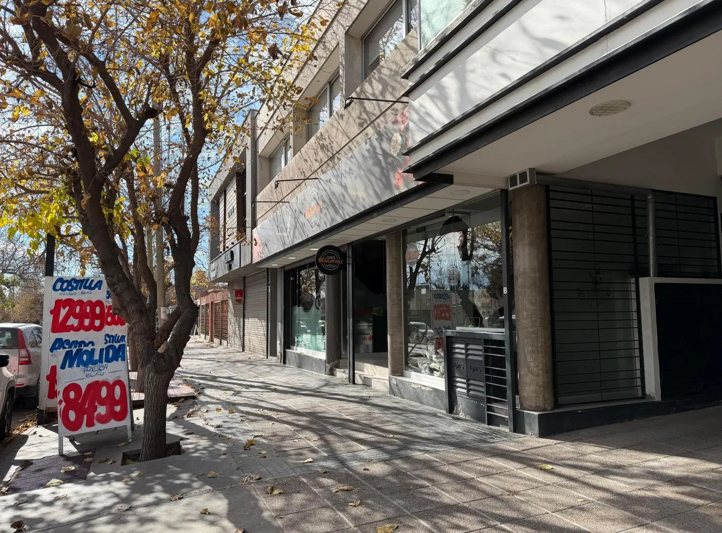 LOCALES EN VENTA EN GUAYMALLEN 2