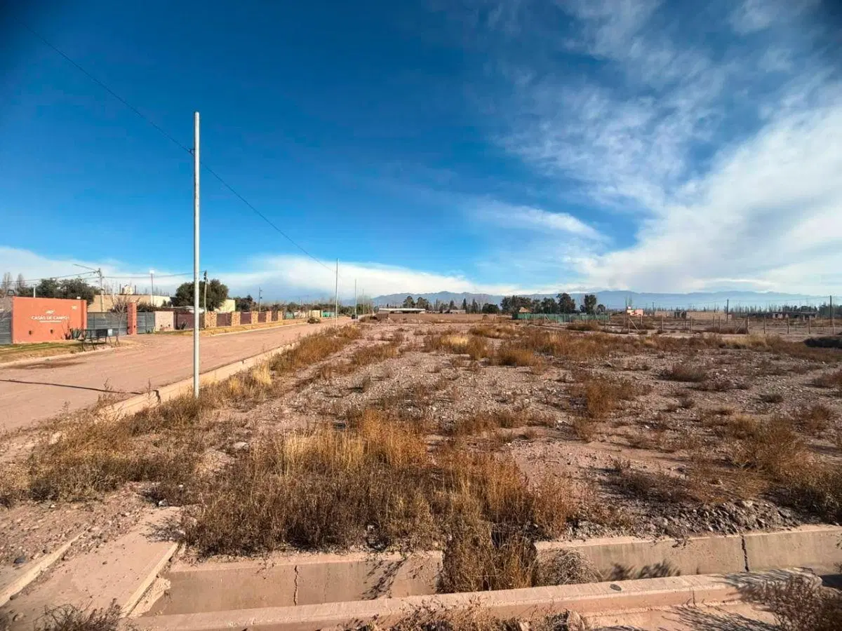 LOTE EN VENTA EN BARRIO JARDIN AMET RUSELL MAIPU 5
