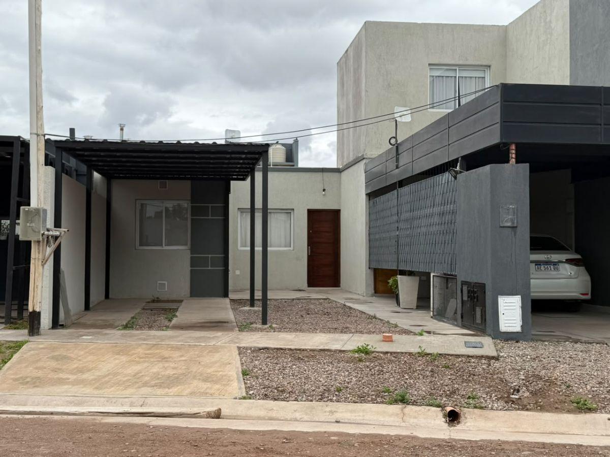 Foto de DEPARTAMENTO TIPO CASA EN ALQUILER EN GUAYMALLEN, imagen 2