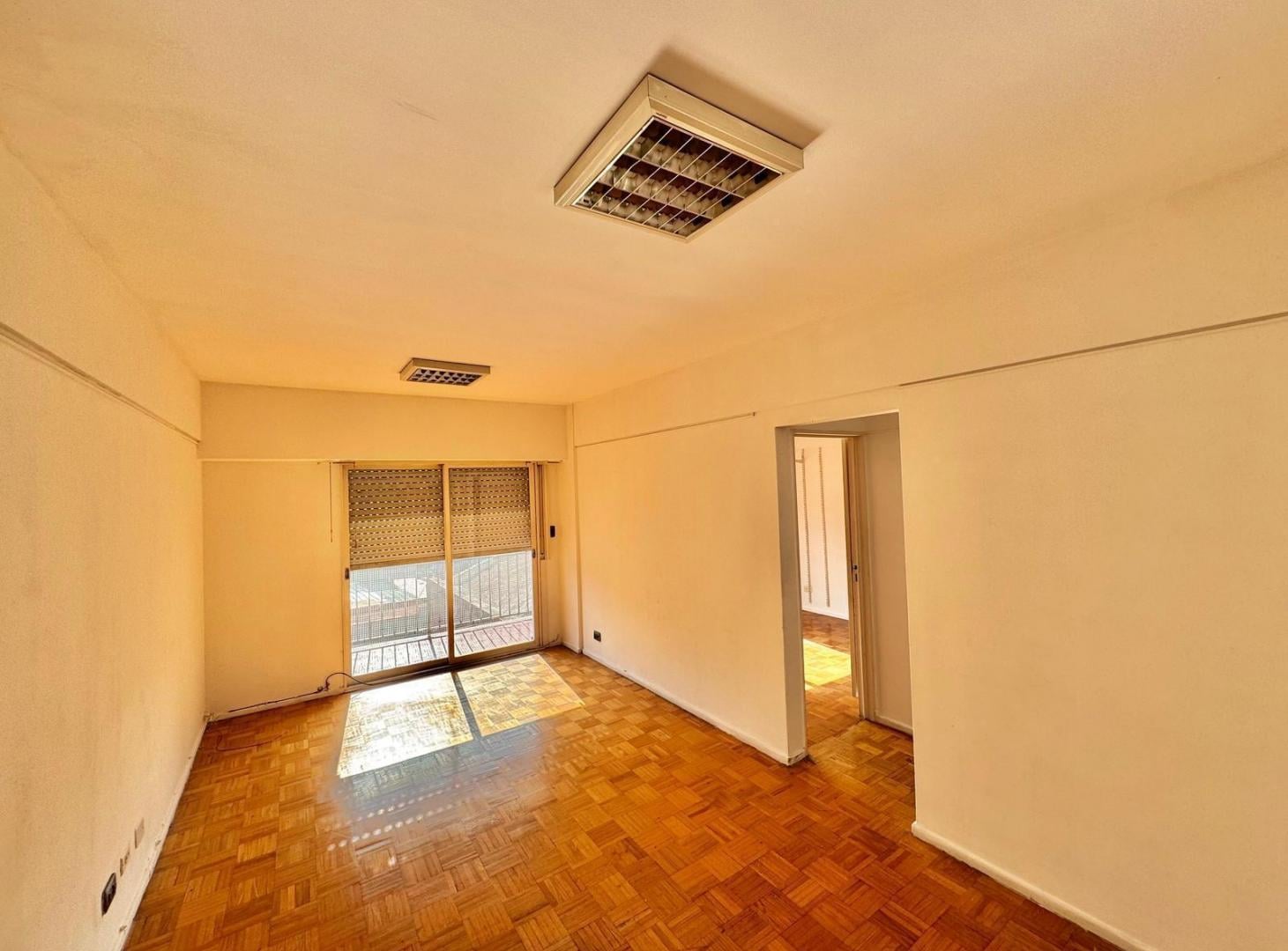 Departamento en venta 3 ambientes con dependencia Balvanera Luminoso!