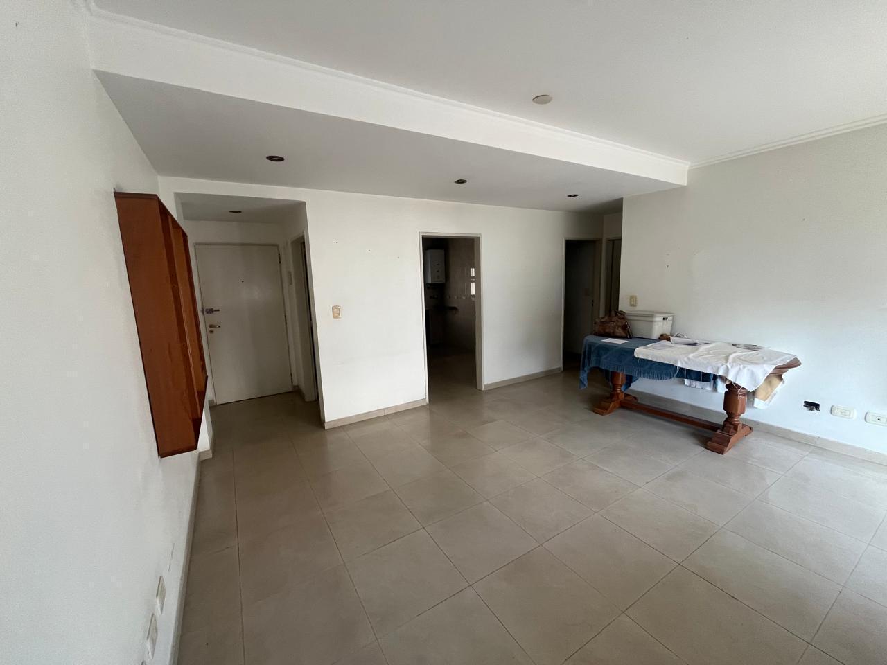Foto de Departamento en Venta 3 Ambientes al Frente Villa del Parque con Balcon, imagen 5