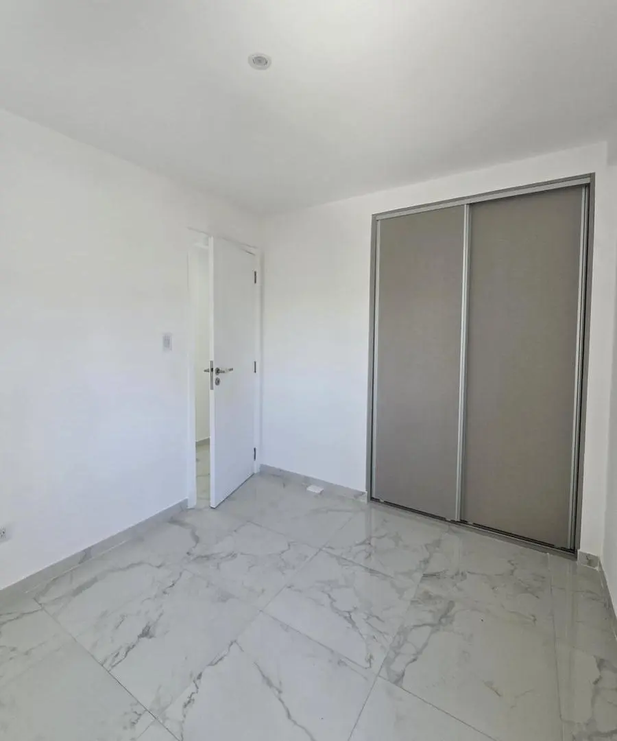 Departamento de 3 Ambientes - La Perla - Zona Plaza España 1