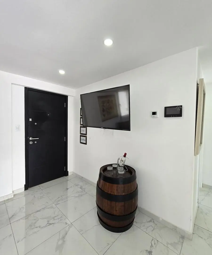 Departamentos de 3 Ambientes - La Perla - Zona Plaza España 4