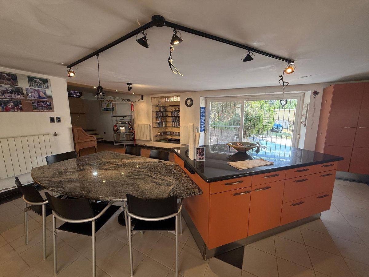 Foto de Casa en venta en Costa Azul de categoría con pileta de natación y sauna, imagen 3