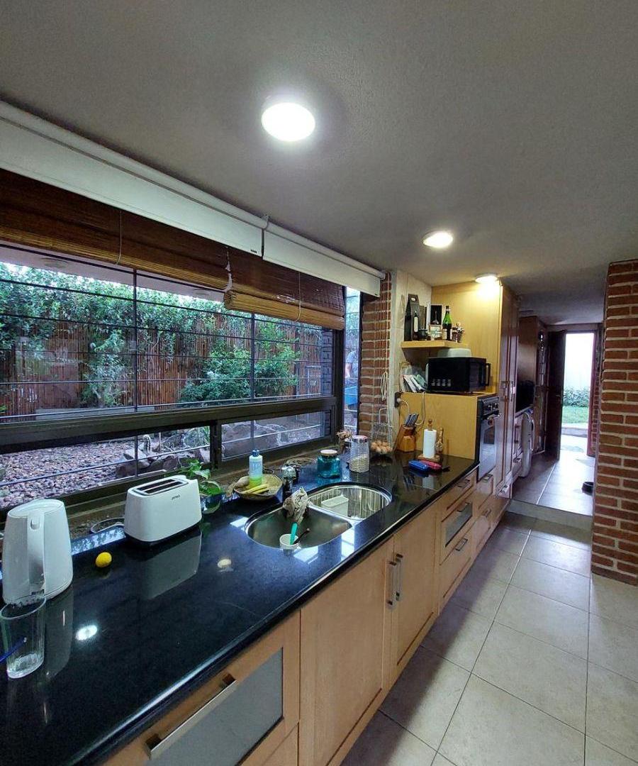 Foto de Casa de 3 dormitorios + local comercial en venta en Solares de las, imagen 5