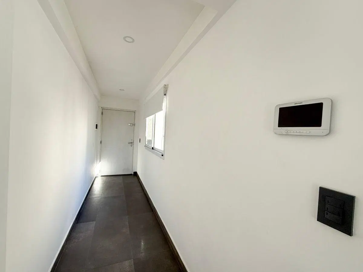 Impecable 2 amb con Terraza Privada y Cochera! 2