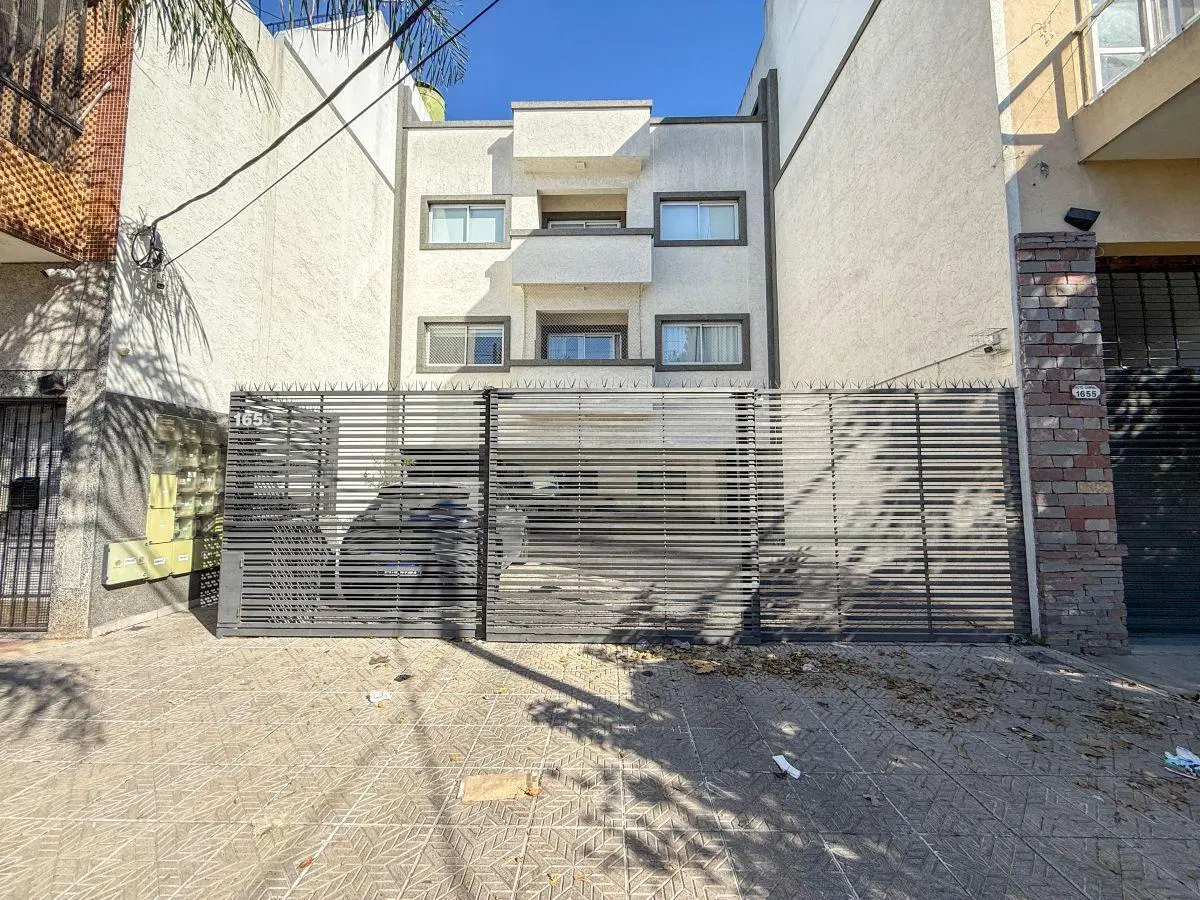 Impecable 2 amb con Terraza Privada y Cochera! 3
