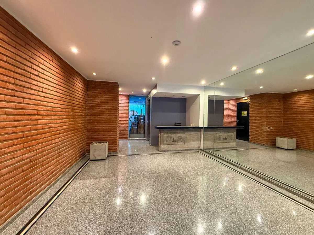 UNICO 2 Amb. C/parrilla Propia y Bajas Expensas, Toilette - Suite - Ubicación Premium 4