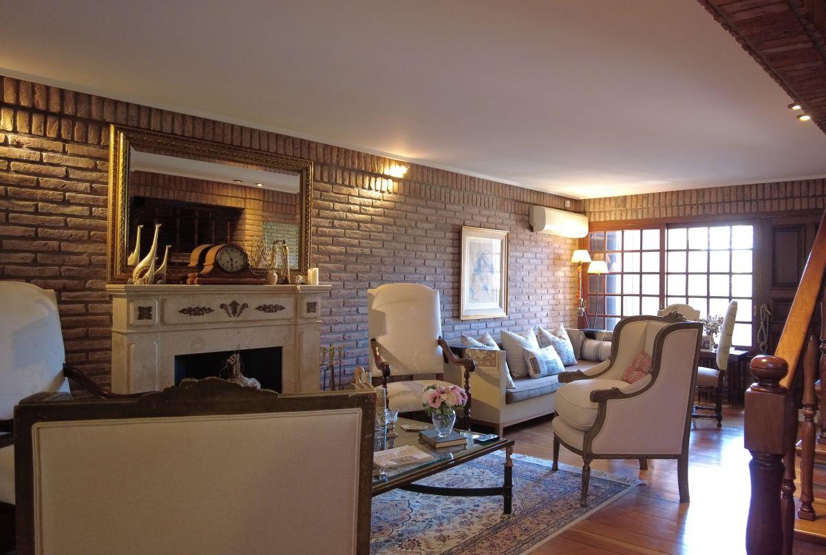 Foto de Imperdible casa en venta, 5 Ambientes con Jardín y Pileta, Excelente, imagen 1