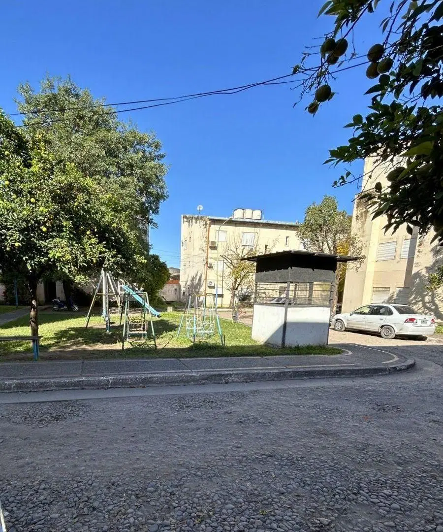 Vendo departamento en complejo cerrado 5