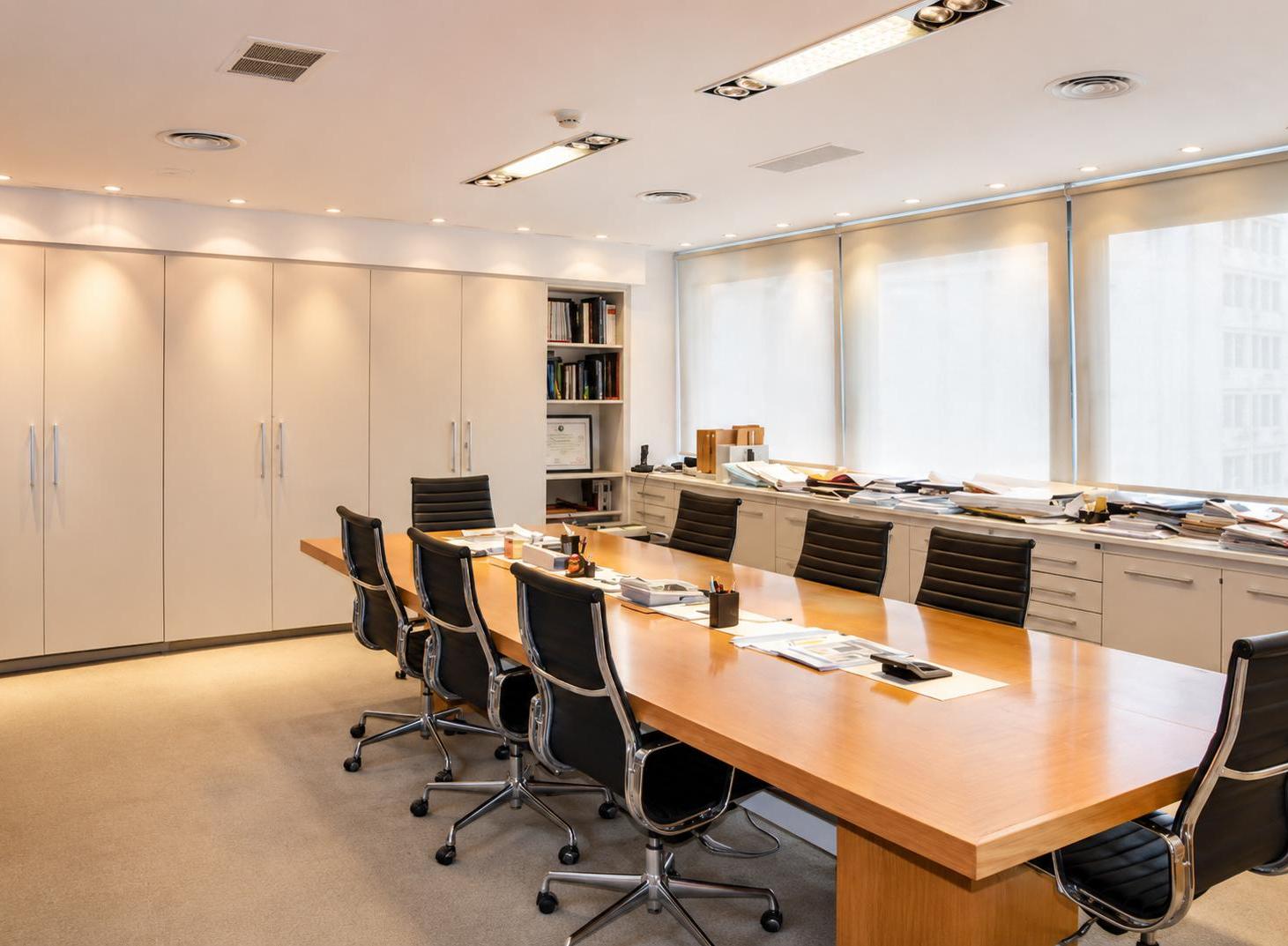 Foto de Venta Oficina Corporativa Amoblada y Equipada con 10 Cocheras en, imagen 3
