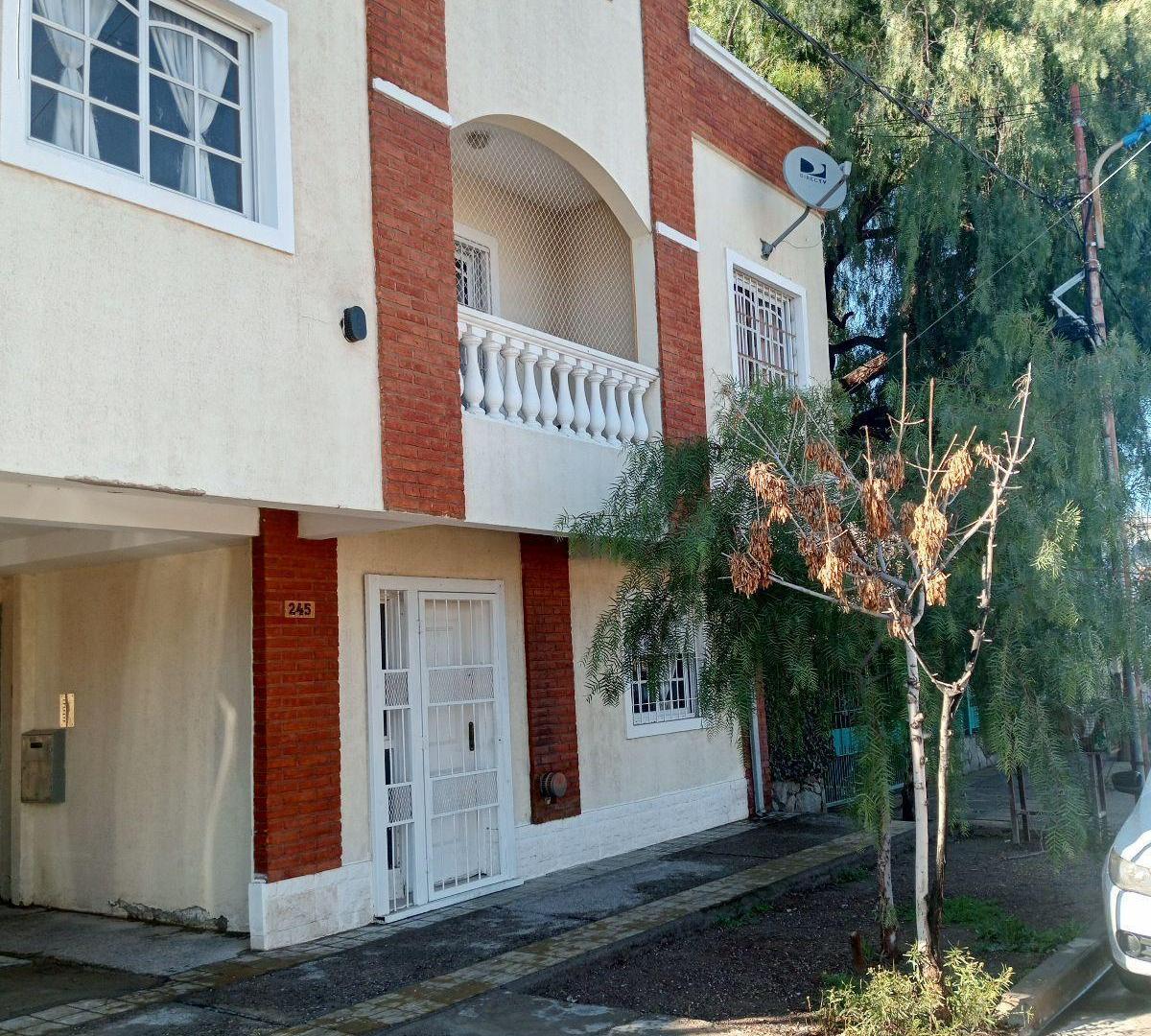 Foto de DEPARTAMENTO 2 DORMITORIOS EN VENTA-Bª LEJOS DE BSAS/ NEUQUÈN, imagen 2