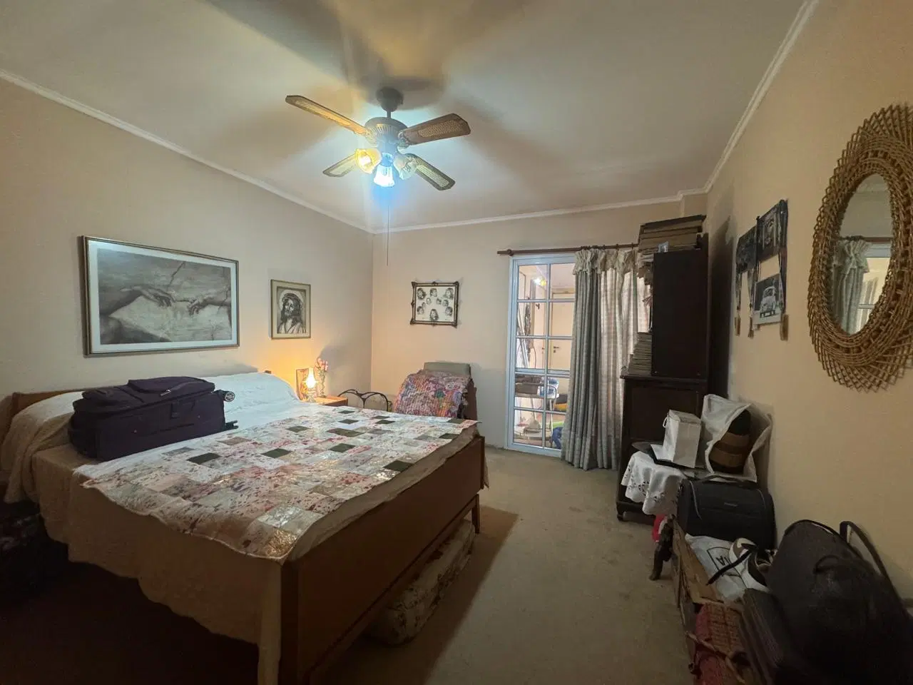 Casa Rafaela Castellanos 2 dormitorios todos los servicios 3 ingresos céntrica amplio lote con pilet 5