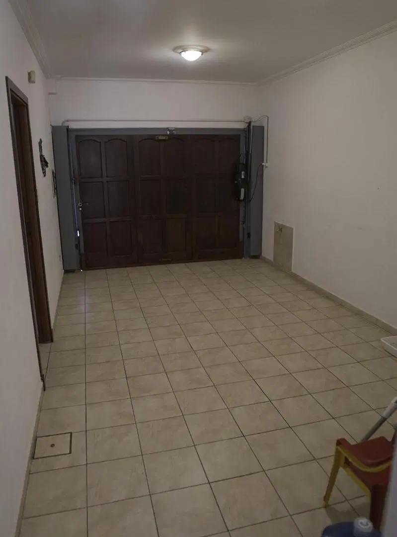 Venta de casa 4 dormitorios en B° Belgrano C/ pileta doble garage y doble ingreso 8