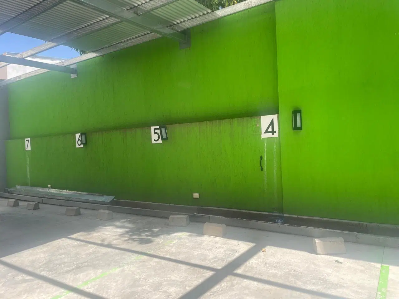 Cochera Rafaela Castellanos céntrica portón automático fácil acceso 4