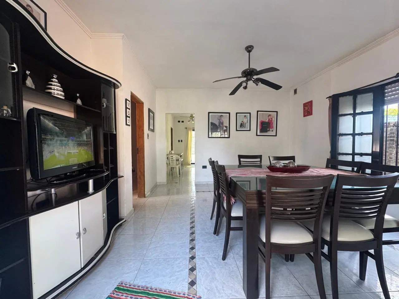 Casa/3 dormitorios/Patio y garaje/ Barrio Mosconi/Todos los servicios/Impecable/Rafaela/Castellanos/ 2