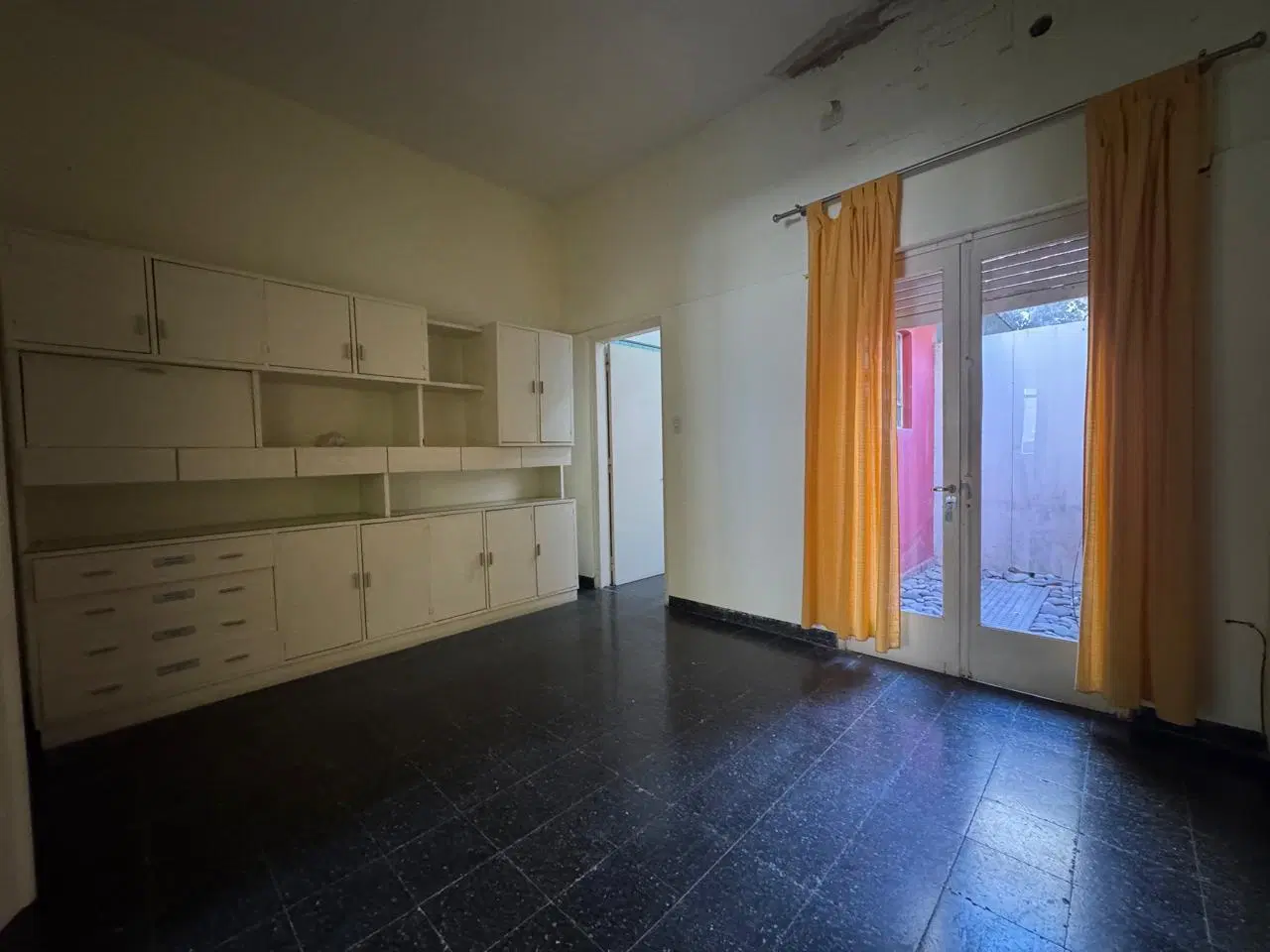 Casa/Céntrica/3Dormitorios/todos los servicios/Esquina/B°Mosconi 3