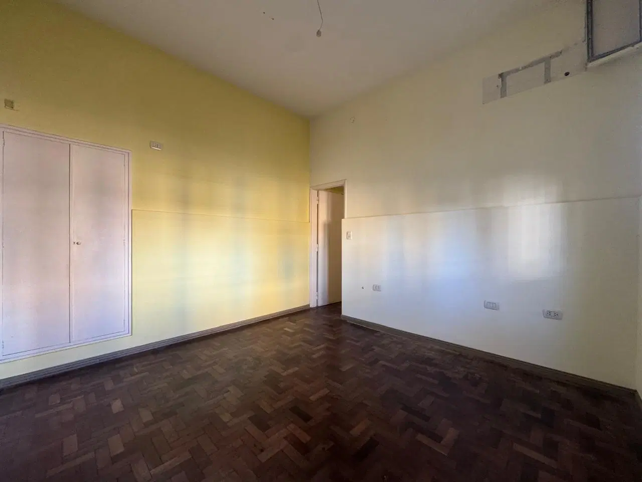 Casa/Céntrica/3Dormitorios/todos los servicios/Esquina/B°Mosconi 1