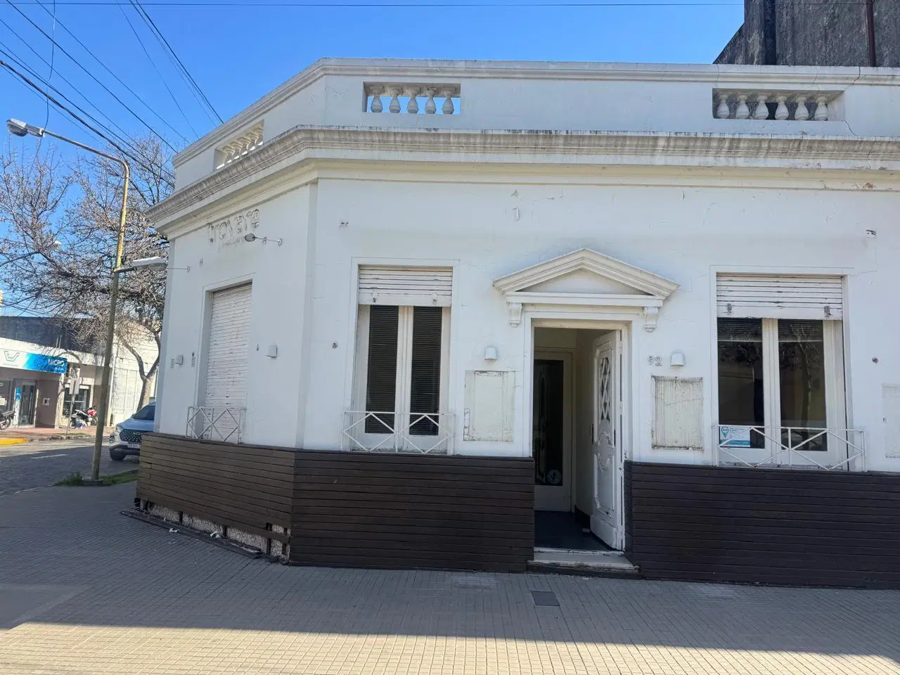 Casa/Céntrica/3Dormitorios/todos los servicios/Esquina/B°Mosconi 8