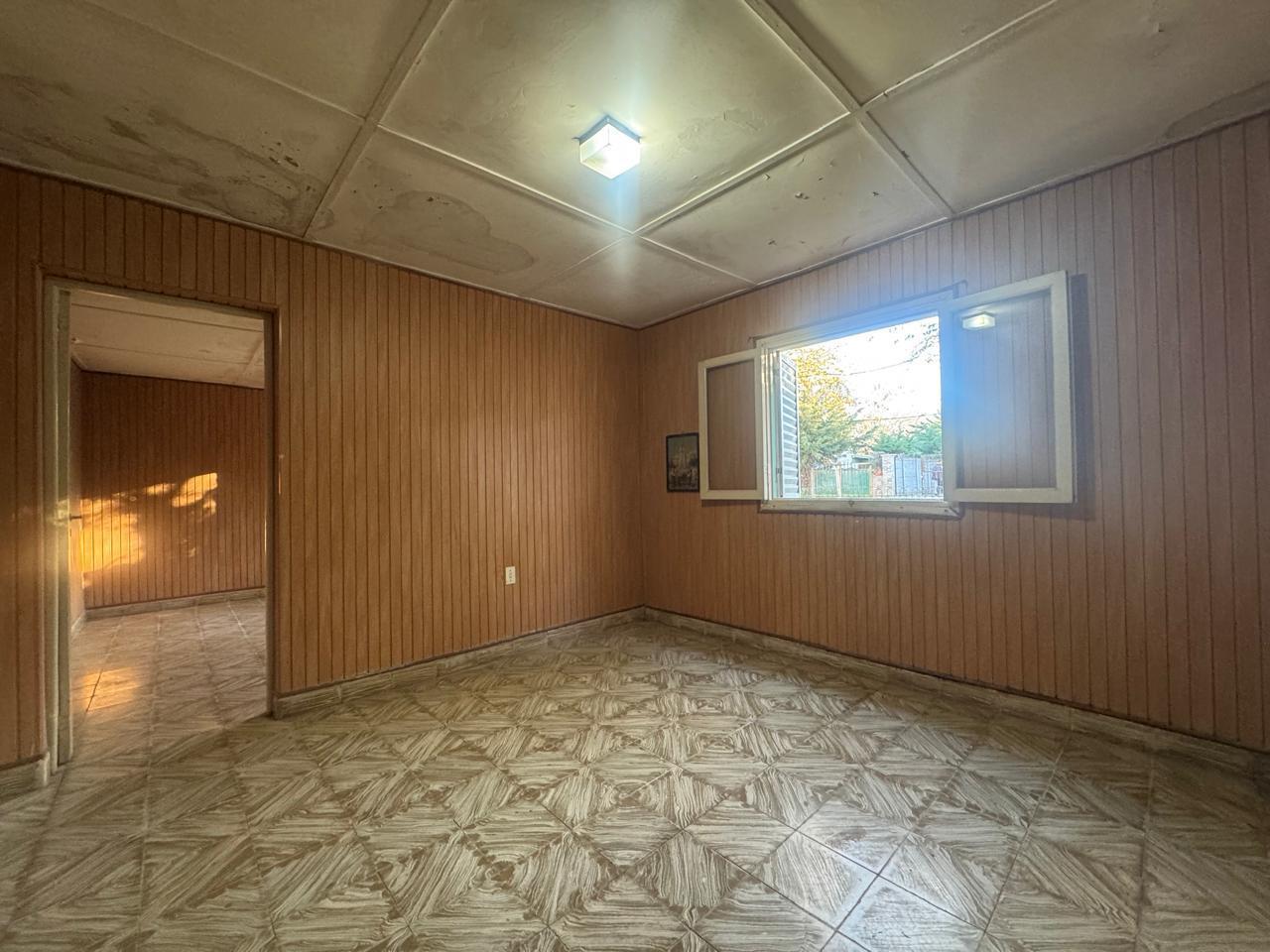 Foto de Casa en Bella Italia/Amplio terreno/dos dormitorios/a refaccionar/a, imagen 2
