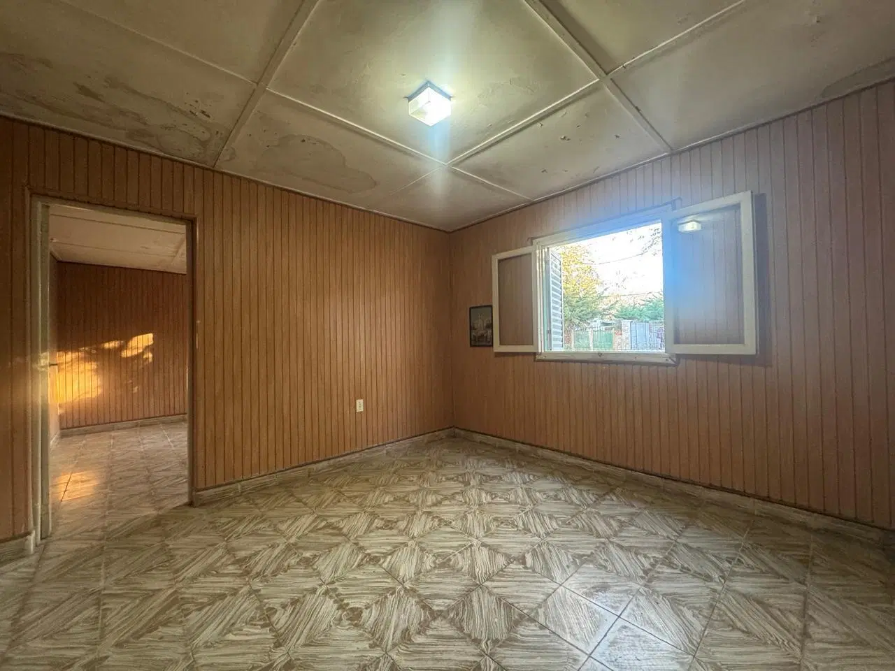 Casa en Bella Italia/Amplio terreno/dos dormitorios/a refaccionar/a metros R70 2