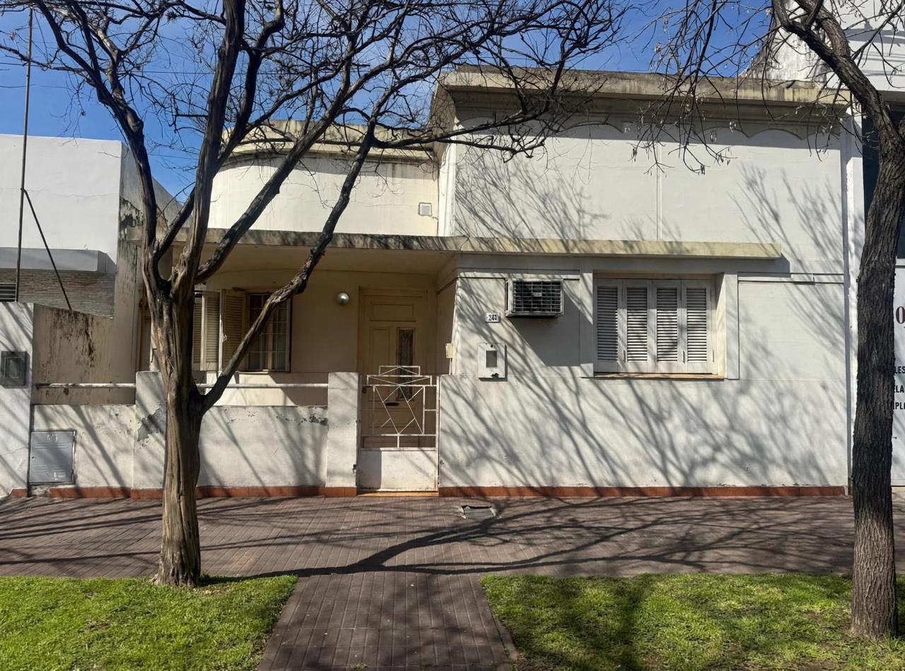 Foto de Venta de casa/Rafaela/3dormitorios/Todos los servicios/Céntrica/Apta, imagen 3