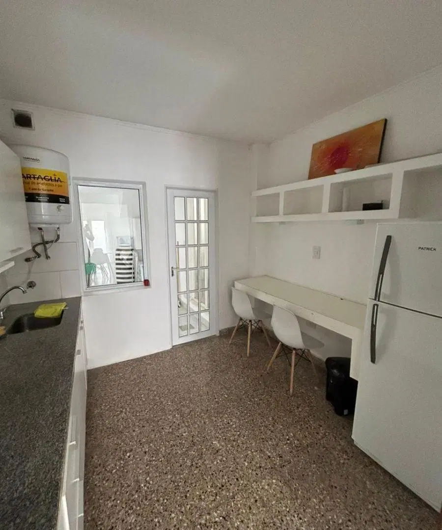 Departamento en calle 35 entre 11 y 12 de 2 dormitorios con patio y jardin 3