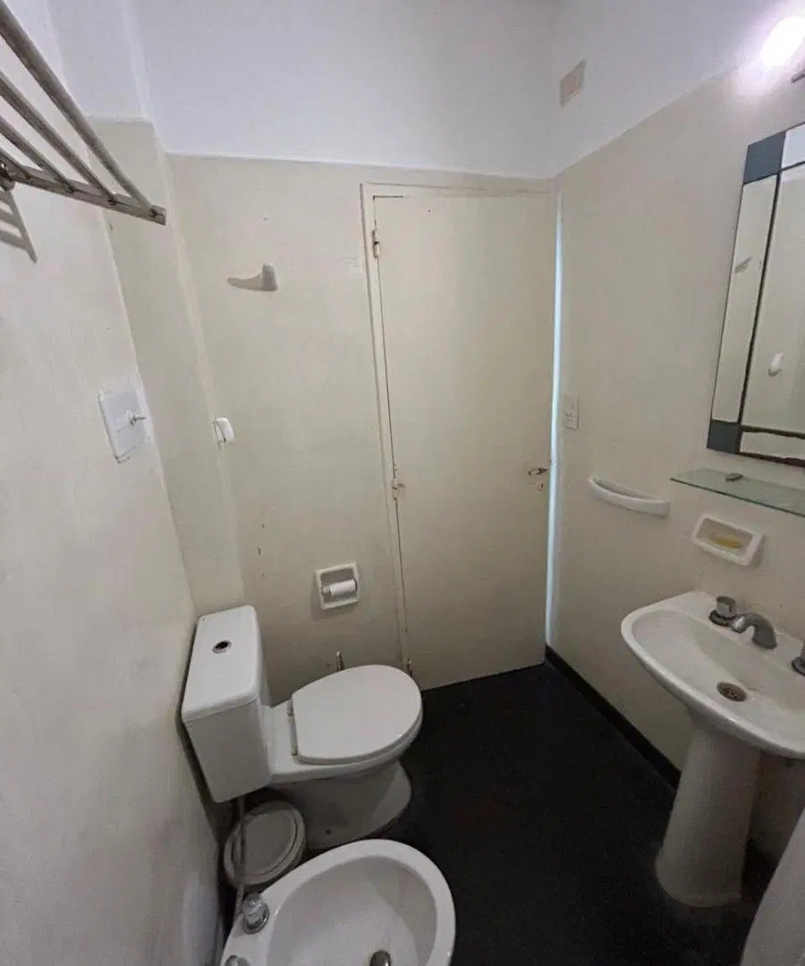 Departamento en calle 35 entre 11 y 12 de 2 dormitorios con patio y jardin 1