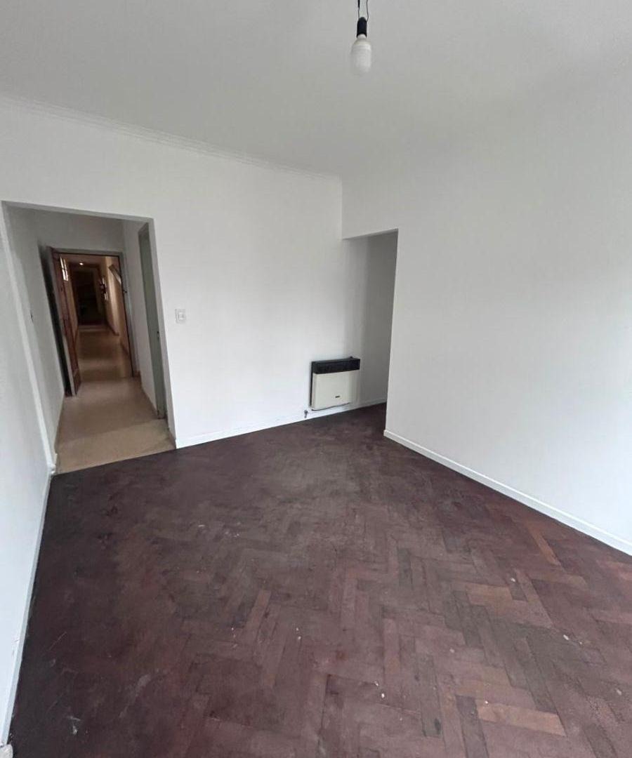 Foto de Departamento calle 46 entre 7 y 8 de 2 dormitorios con balcón sobre Av, imagen 1