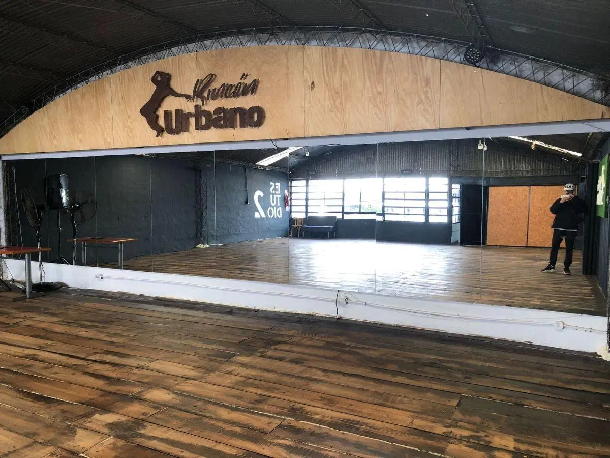 LOCAL COMERCIAL BARRIO SANTA ANA 5