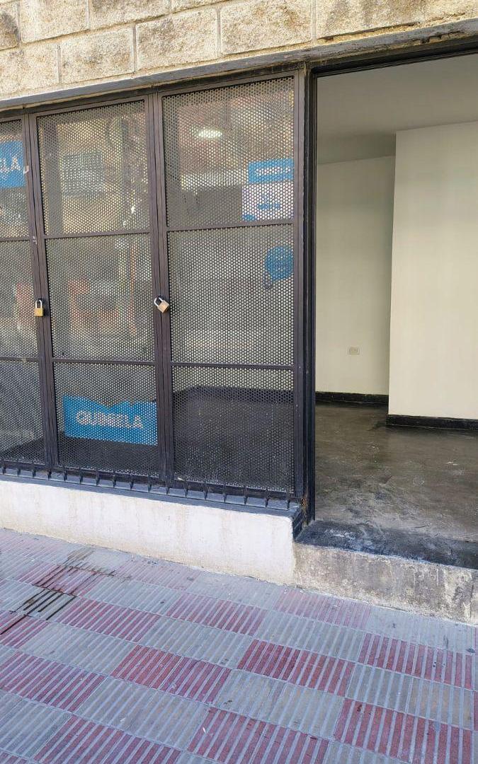 Foto de LOCAL COMERCIAL - BARRIO ALBERDI, imagen 3