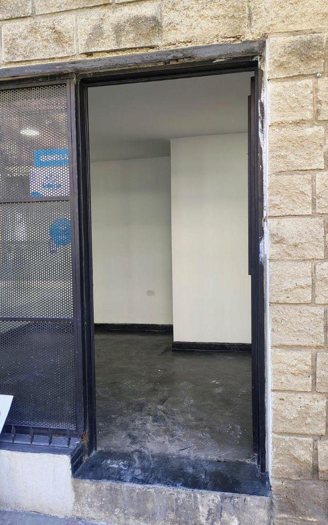 Foto de LOCAL COMERCIAL - BARRIO ALBERDI, imagen 1