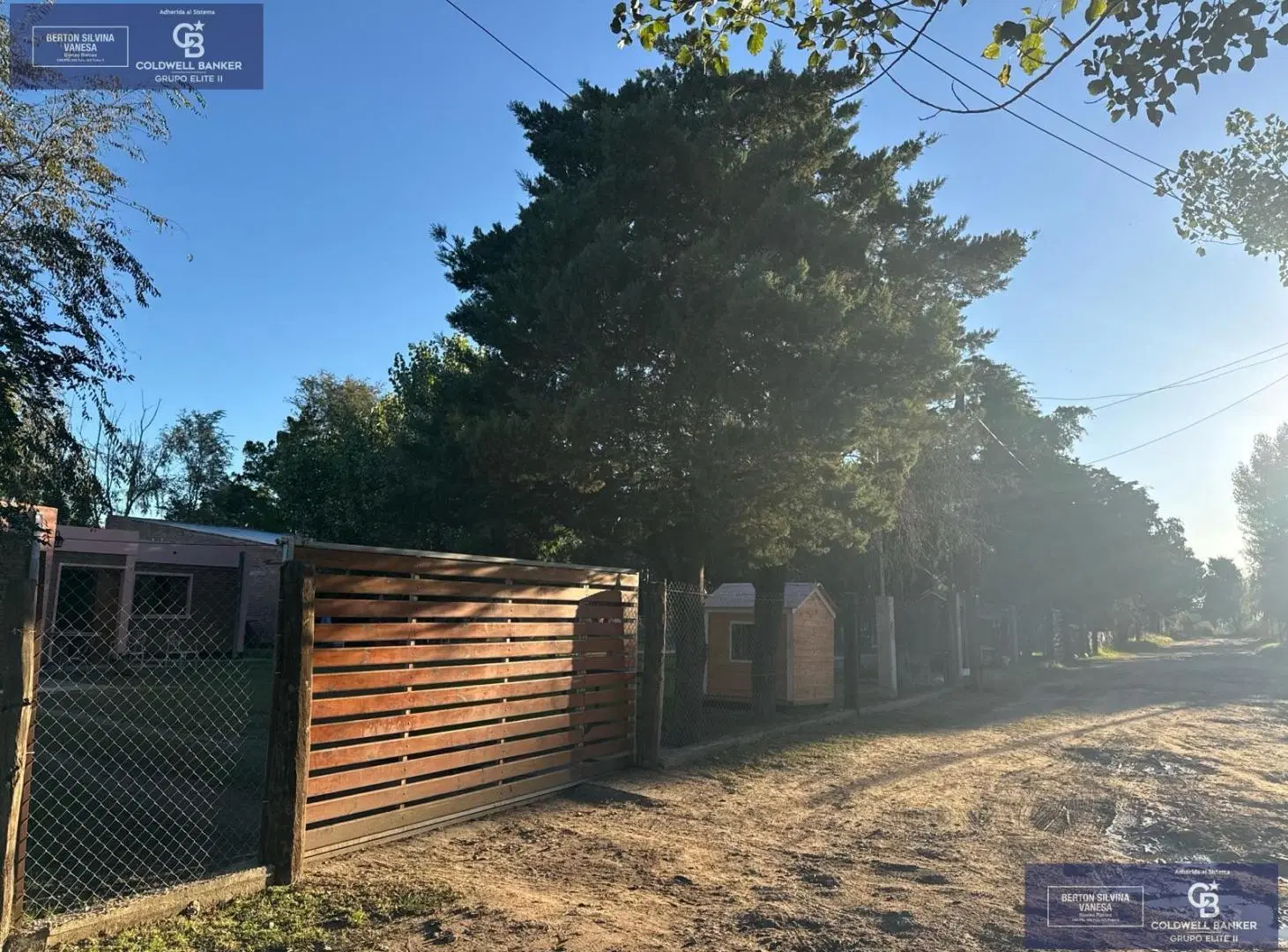 Venta  casa Quinta dos dormitorio dos piscinas quincho cochera parque Villa Mercedes 3