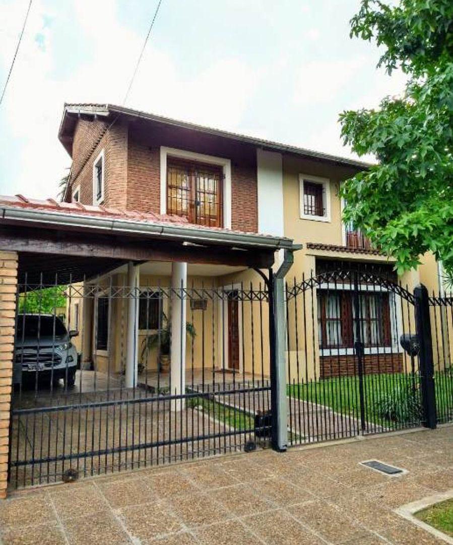 Excelente Casa en 2 plantas c/ detalles de categoria!!!