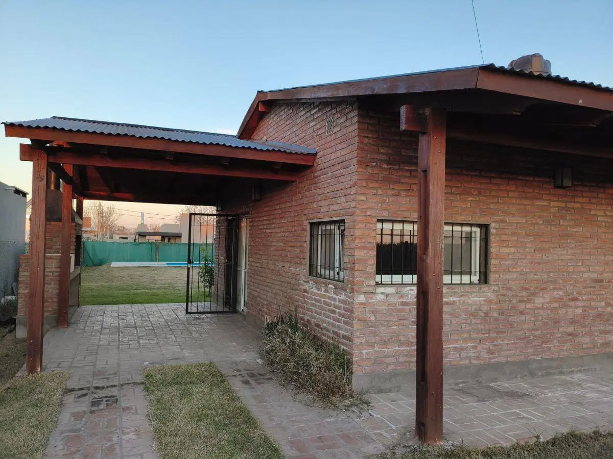 TREMENDA OPORTUNIDAD- CASA EN VENTA – PUNTA CHACRA, ROLDÁN 2