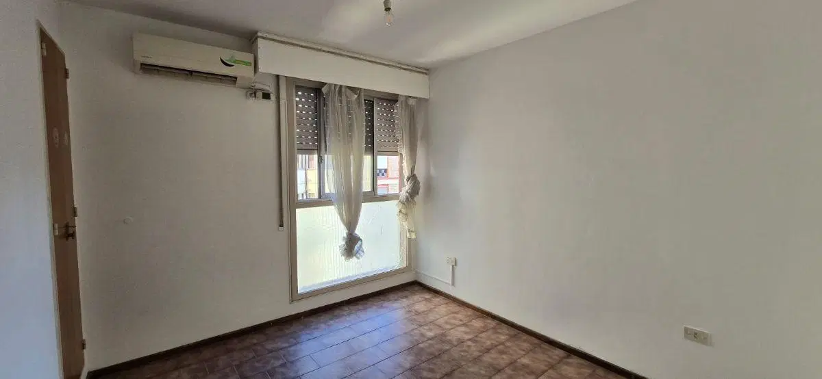 Departamento de 84 m² con 2 dormitorios en alquiler en Alberdi 4