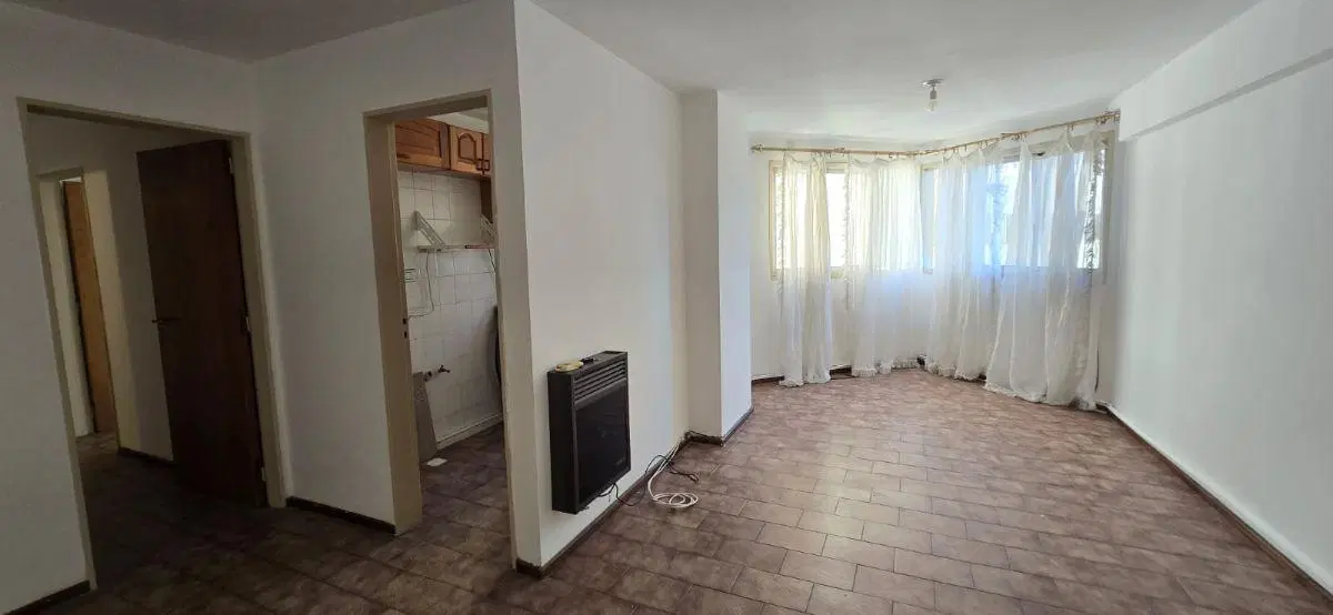 Departamento de 84 m² con 2 dormitorios en alquiler en Alberdi 3