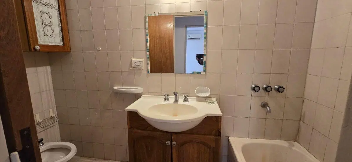 Departamento de 84 m² con 2 dormitorios en alquiler en Alberdi 1