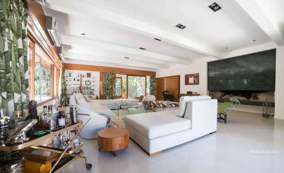Unica residencia en Olivos, con Jardin, Pileta, 10 amb. y 1500 M2 de lote 4