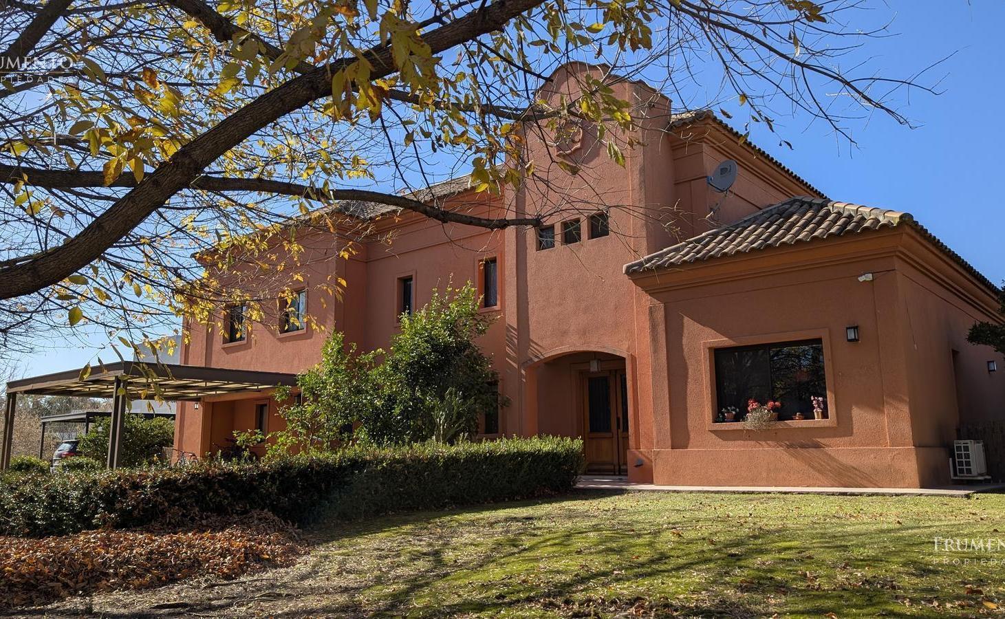 Casa 9 ambientes en Pilara, 1500 M2 de terreno