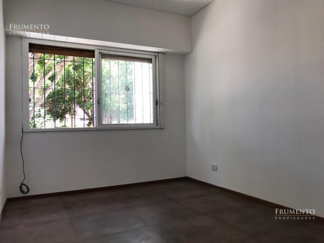 Foto de DUPLEX 4 AMBIENTES CON PATIO DE 60 M2, PARRILLA Y COCHERA EN FLORIDA, imagen 2
