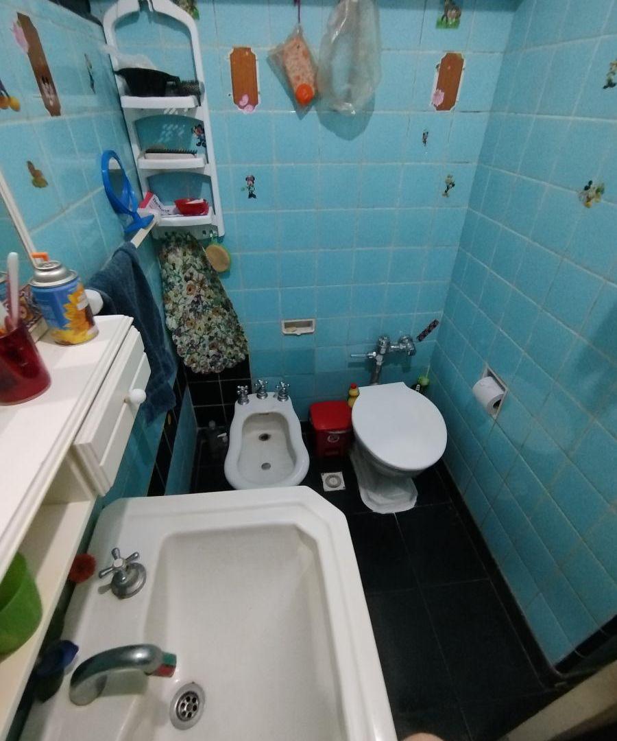 Foto de Departamento de 77 m² con 2 dormitorios en venta en Centro, imagen 2