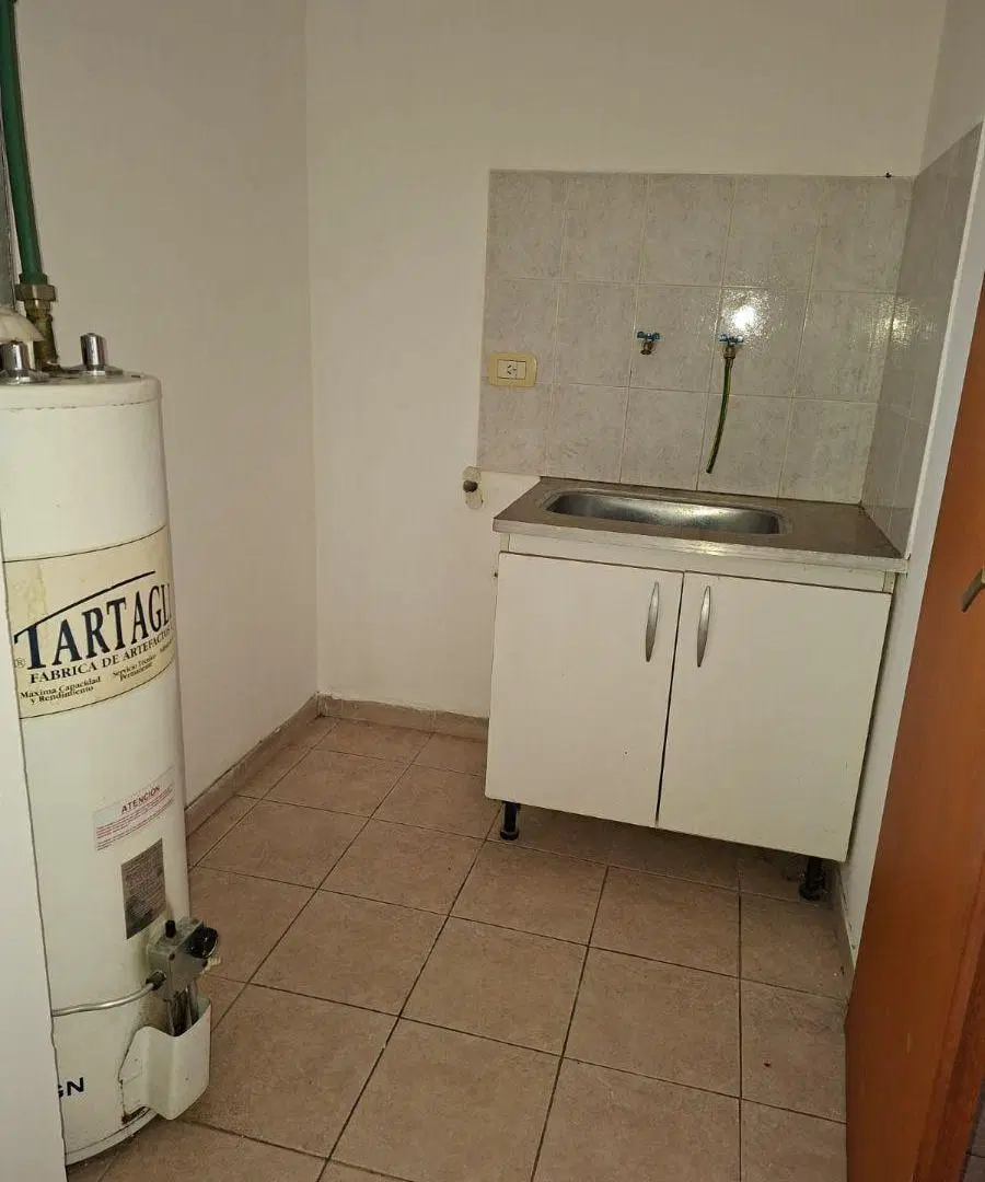 63 e/ 140 y 141 Los Hornos 2