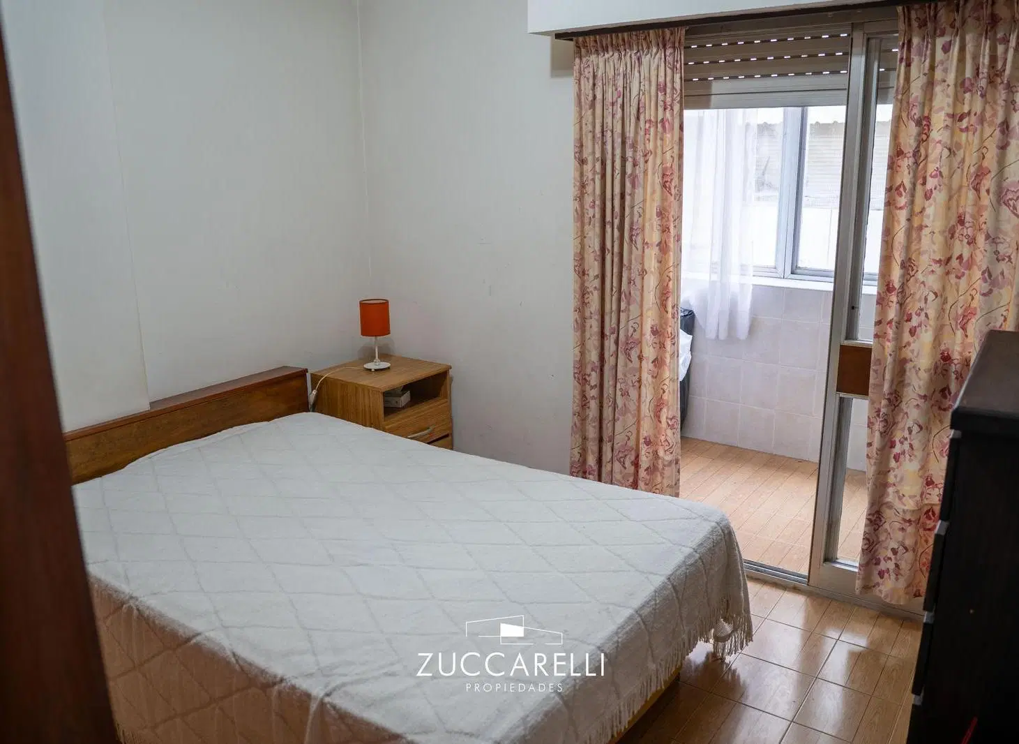 Departamento 2 ambientes al lateral con cochera 4