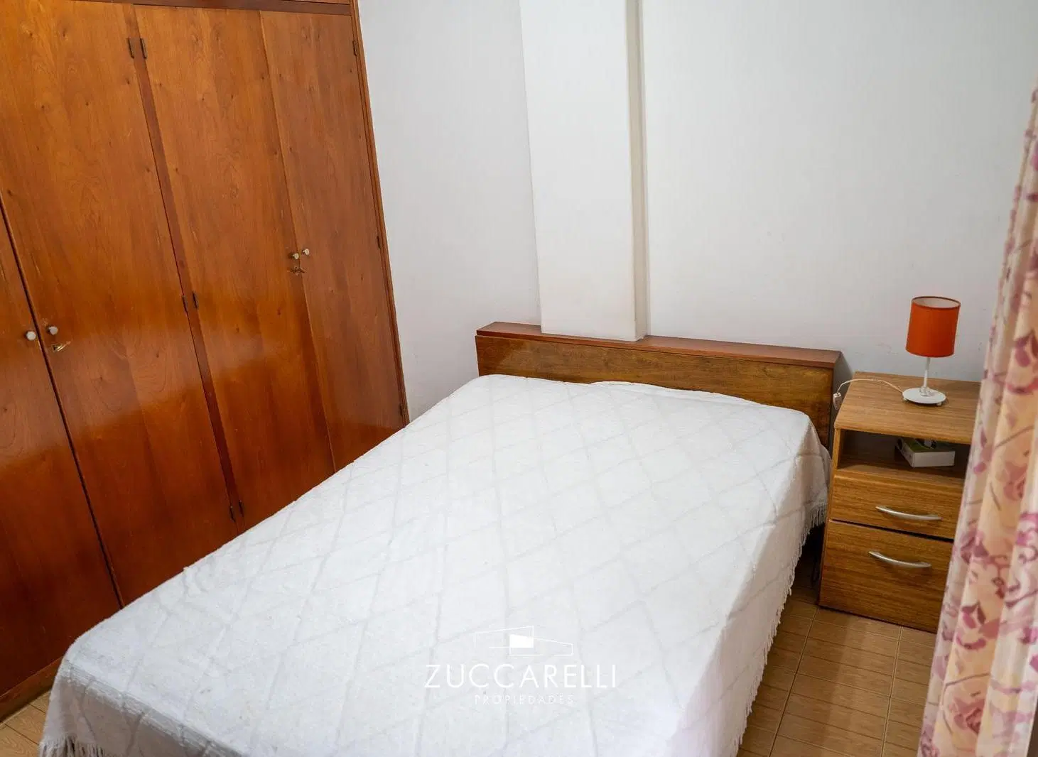 Departamento 2 ambientes al lateral con cochera 3